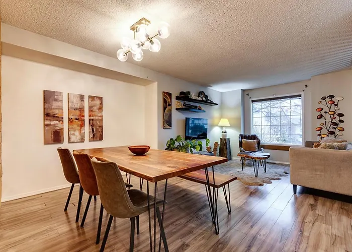 Cheerful 5-Bedroom With Free Parking On Premises